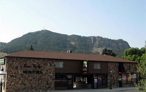 Bear Lodge Motel